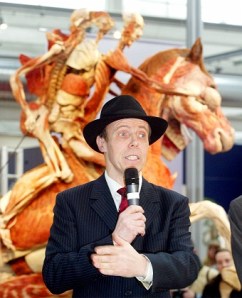 Gunther von Hagens (AP Photo/Michael Probst)